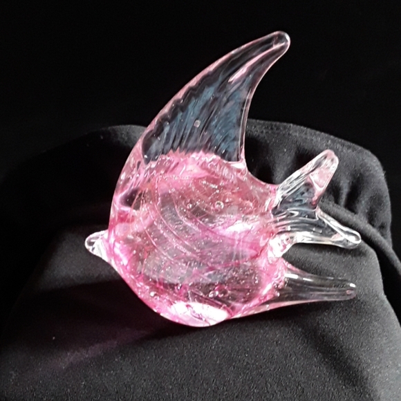 PINK FISH PAPERWEIGHT - Picture 2 of 5